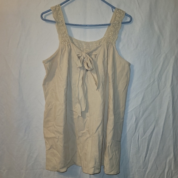 12. GiGiO Sleeveless Beige Blouse Sz M - Picture 2 of 7